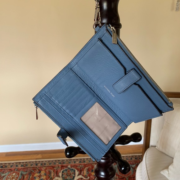 Mk Wristlet wallet ‼️SOLD‼️ - Picture 7 of 8